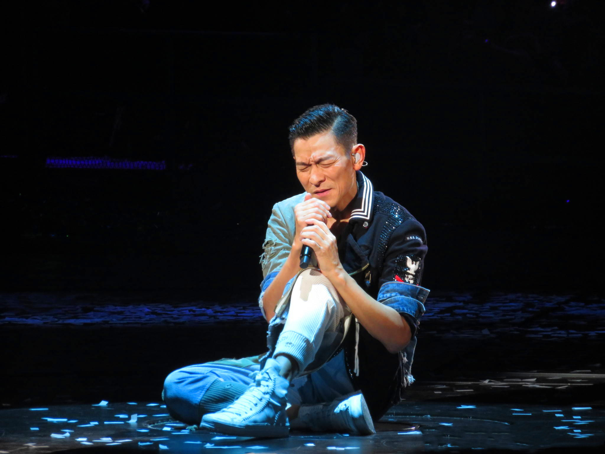 刘德华演唱会于深圳站雨中开唱